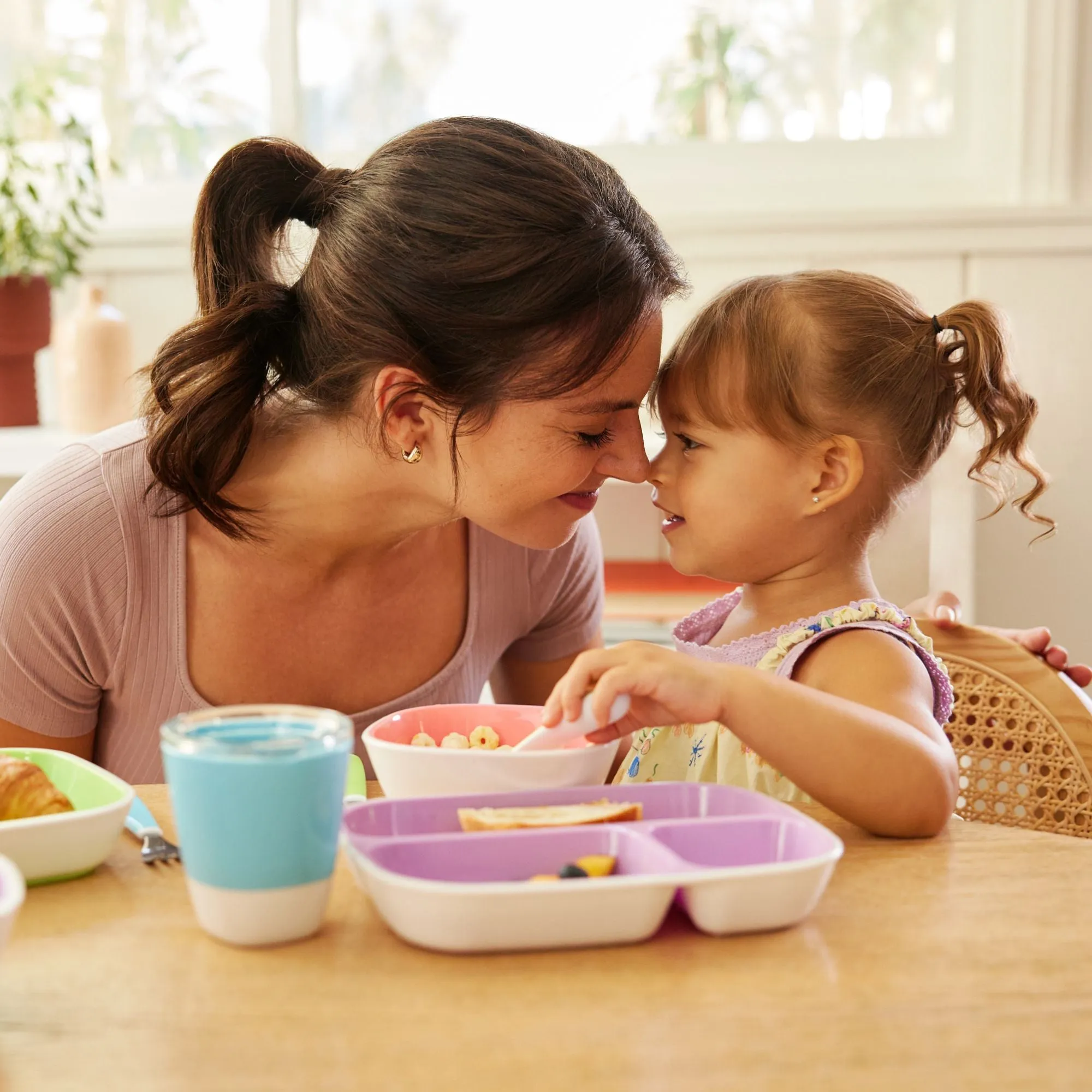 [2 Pack] Munchkin Splash™ Toddler Bowls (Blue & Green)