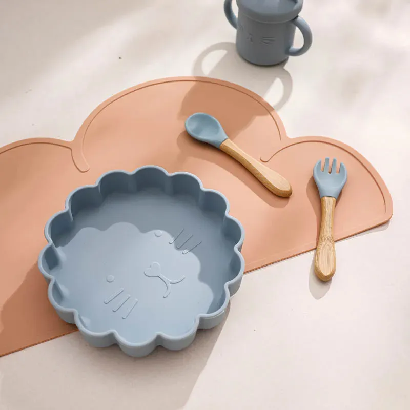 Silicone Waterproof Pet Feeding Mat with Non-Slip Base for Dogs and Cats